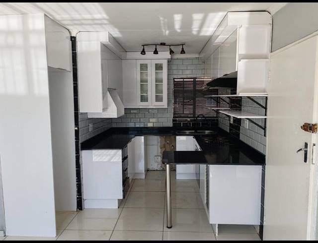 3 BEDROOM SIMPLEX FOR SALE IN KEMPTON PARK EXT 04
